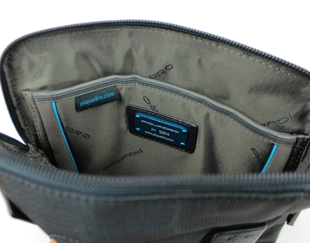 Organised pocket cross-body bag P16-CHEV/BLU-UN