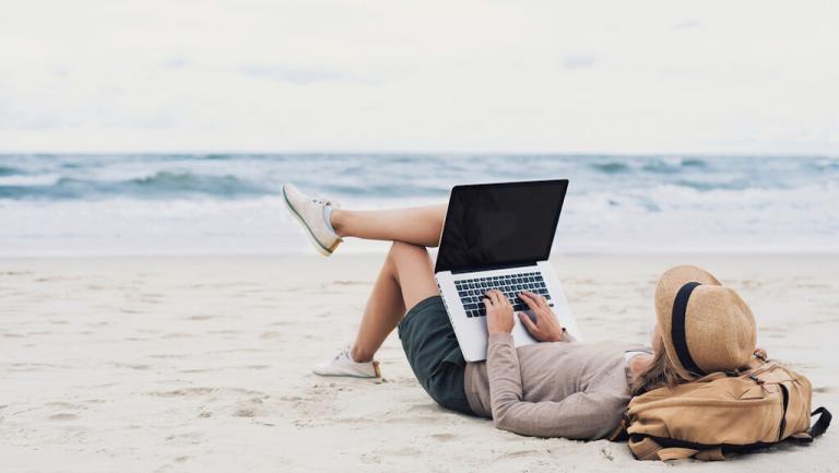 Lavoro in vacanza? 5 prodotti per renderlo smart