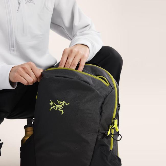 Arc'Teryx Zaino Mantis 16 Black Olive Moss - 4